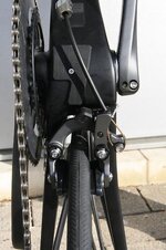 B'TWIN Ultra 940 - integrated back brake 2.jpg B'TWIN Ultra 940 - integrated back brake 2.jpg