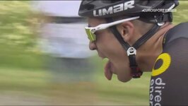 1- Lillian'ın dili 52 km. hızlar giderken dışarda.jpg