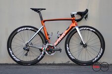 Wilier-Triestina-Cento10Air-Disc-Shimano-Ultegra-6870-Di2-Zipp-303-Complete-Bike-01.jpg