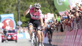 tour-d-italie-tom-dumoulin-s-adjuge-la-14e-etape-oropa.jpg tour-d-italie-tom-dumoulin-s-adjuge-la-14e-etape-oropa.jpg