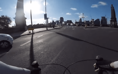 yolun ortasında çapraz sürüyor.png