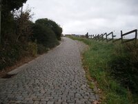 1200px-Paterberg_in_de_gelijknamige_straat_-_België.jpg