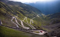 stelvio-pass-2.jpg