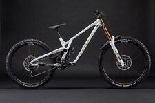 supreme-dh-v5-signature-ltd.jpg