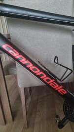 Neon Cannondale yazısı sol taraftan.jpg