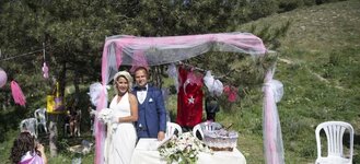 hayvansever_ciftten_barinakta_dugun.jpg hayvansever_ciftten_barinakta_dugun.jpg