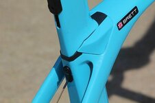 Trek%20Madone%209%20series%20-%20seat%20tube%20junction%20from%20rear.jpg