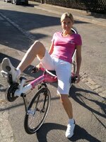 recumbent-bike-pink-lady-3.jpg