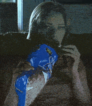 Scarlett-Johansson-eating-popcorn.gif